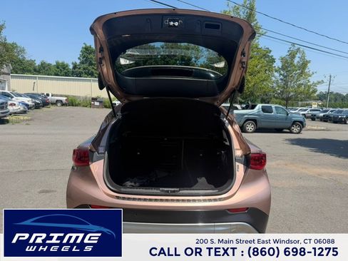 Used 2017 INFINITI QX30 Premium w/ Navigation Package AWD/4WD image 13