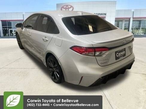 Used 2024 Toyota Corolla SE image 3