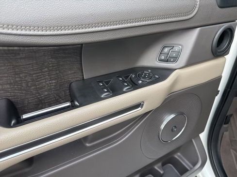 Used 2021 Ford Expedition Limited image 9