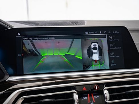 Used 2021 BMW X7 xDrive40i w/ Premium Package image 32