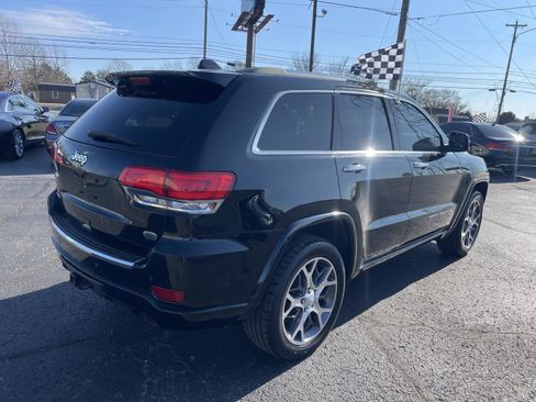 Used 2019 Jeep Grand Cherokee Overland image 4
