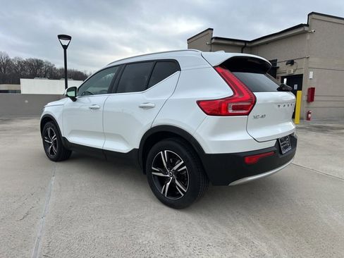 Certified 2025 Volvo XC40 B5 Core image 5