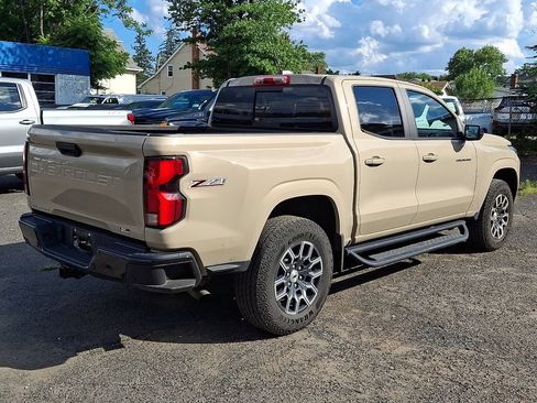 Used 2023 Chevrolet Colorado Z71 w/ Z71 Convenience Package 2 AWD/4WD image 8
