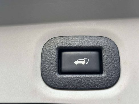 Used 2015 Nissan Rogue SL AWD/4WD image 16