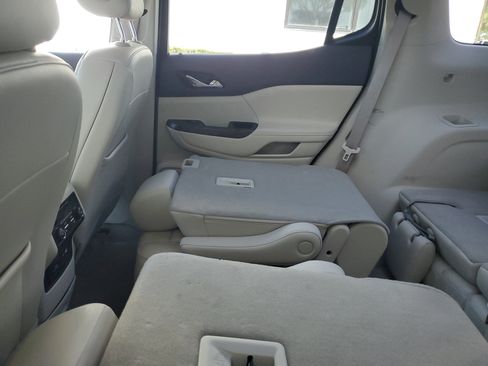 Used 2023 GMC Acadia Denali w/ Denali Ultimate Package image 9