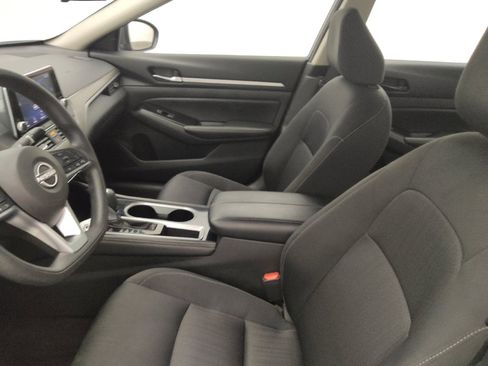 Used 2023 Nissan Altima 2.5 SV image 17