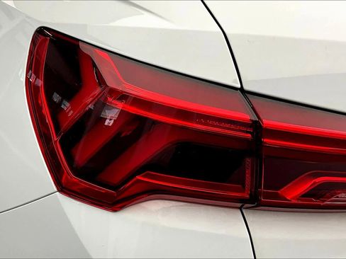 Used 2024 Audi Q3 2.0T Premium w/ Convenience Package image 28