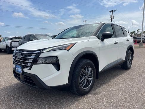 Certified 2025 Nissan Rogue S FWD image 3