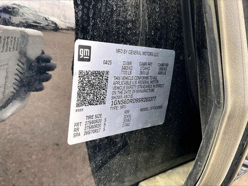 Used 2025 Chevrolet Suburban Z71 AWD/4WD image 6