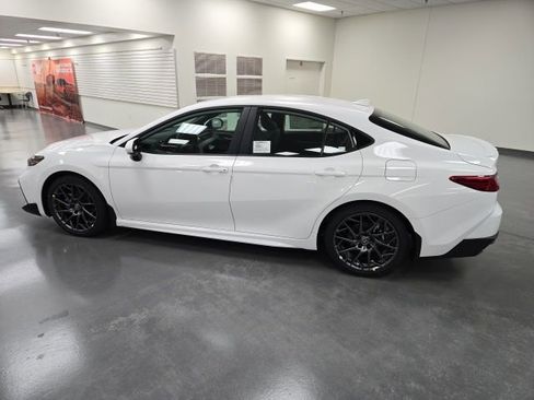 New 2026 Toyota Camry SE image 3