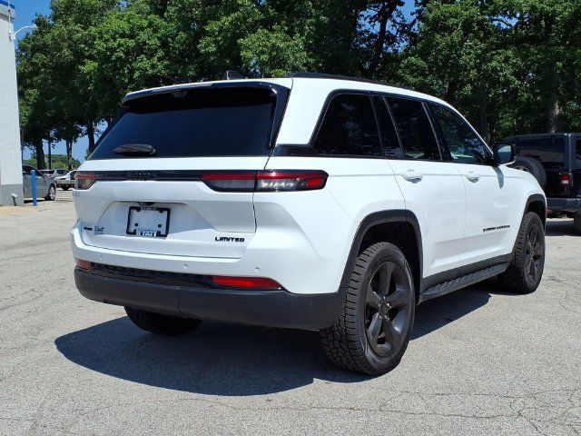 Used 2024 Jeep Grand Cherokee Limited w/ Luxury Tech Group II AWD/4WD image 8