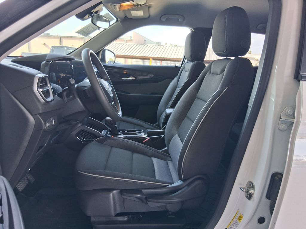 Used 2024 Chevrolet TrailBlazer LS w/ LS Convenience Package FWD image 20
