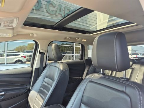 Used 2019 Ford Escape SEL image 14