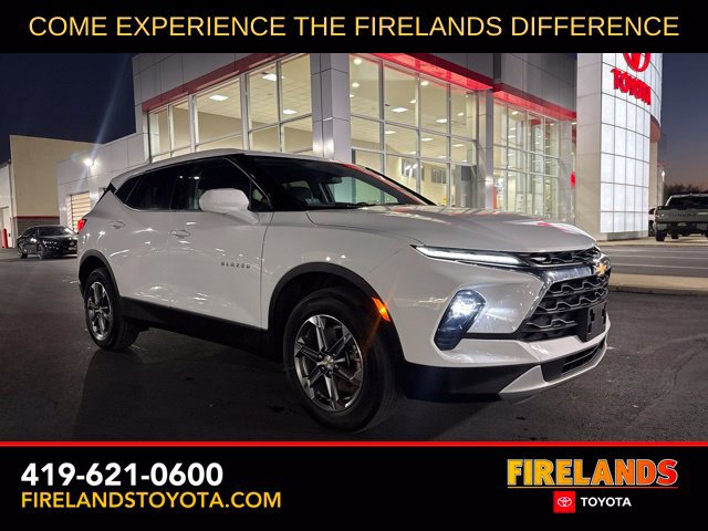 Used 2025 Chevrolet Blazer LT AWD/4WD image 1