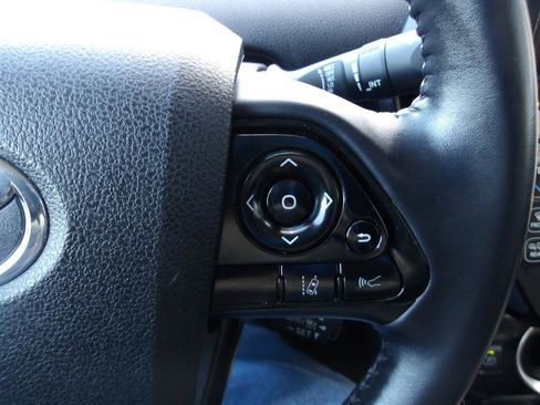 Used 2020 Toyota Prius Prime XLE FWD image 17