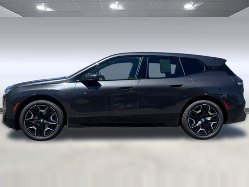 Used 2024 BMW iX xDrive50 w/ Sport Package AWD/4WD image 2