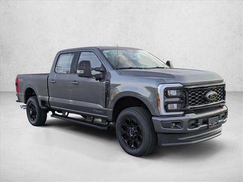 New 2026 Ford F250 Lariat w/ Black Appearance Package image 7