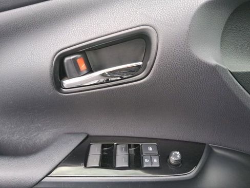 Used 2020 Toyota Prius XLE image 13
