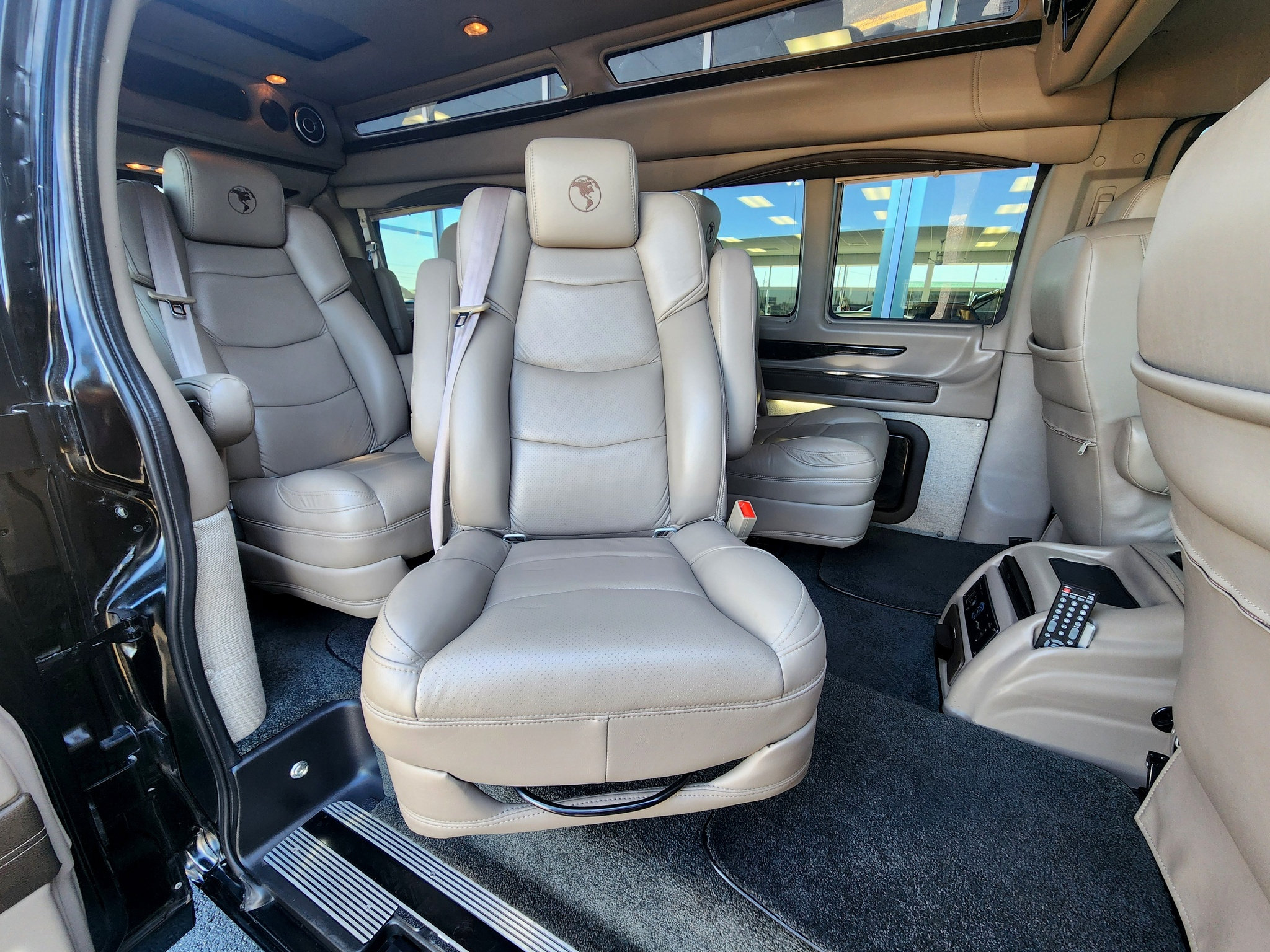 Used 2020 Chevrolet Express 2500 Extended w/ Enhanced Convenience Package RWD image 32