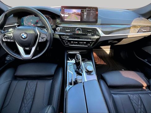 Used 2022 BMW 530i w/ Executive Package RWD image 13