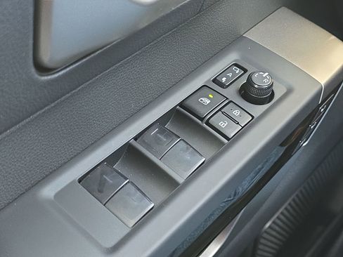 Used 2025 Toyota Tundra Limited image 14