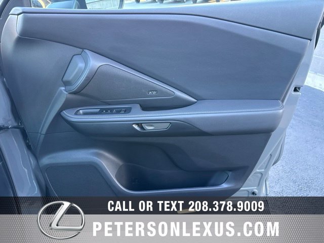 Used 2025 Lexus TX 500h AWD w/ Technology Package image 12