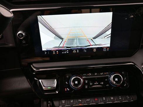 Used 2025 GMC Sierra 2500 AT4X image 14