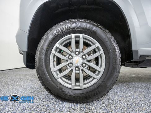 Used 2023 Chevrolet Colorado LT w/ LT Convenience Package AWD/4WD image 45