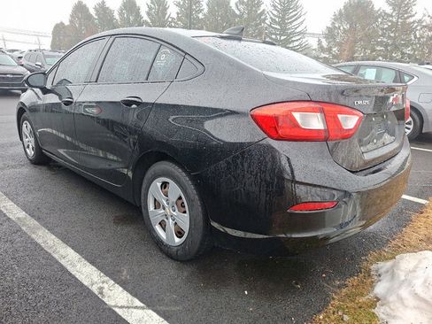 Used 2018 Chevrolet Cruze LS image 4
