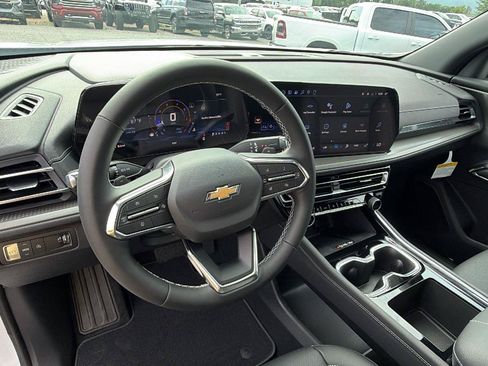 New 2026 Chevrolet Traverse LT w/ Sun and Wheel Package FWD image 22