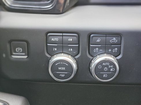 Used 2022 GMC Sierra 1500 AT4 w/ AT4 Premium Package image 21