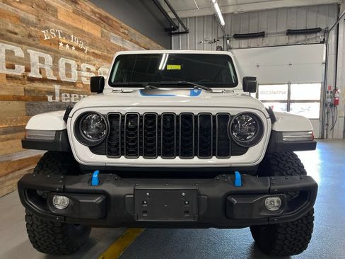 Used 2024 Jeep Wrangler Unlimited Rubicon 4xe AWD/4WD image 6