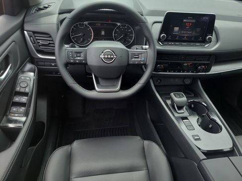 New 2026 Nissan Rogue SV FWD image 9