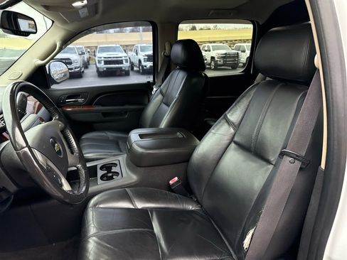 Used 2011 Chevrolet Avalanche LT w/ Luxury Package image 13