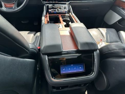 Used 2022 Lincoln Navigator Reserve image 22