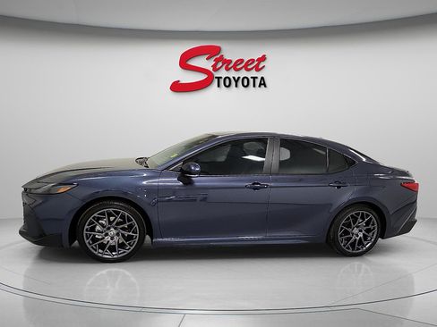 Used 2026 Toyota Camry SE w/ Convenience Package FWD image 2