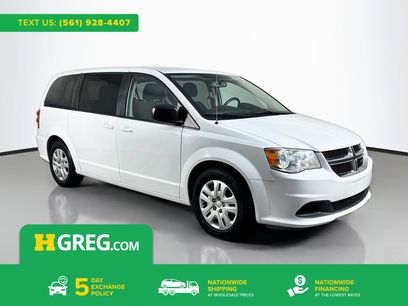 Used 2018 Dodge Grand Caravan SE w/ UConnect Hands-Free Group
