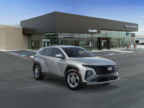 New 2026 Hyundai Tucson SE FWD image 2
