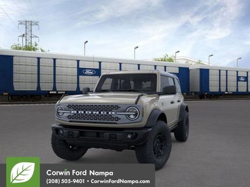 New 2026 Ford Bronco Badlands image 3