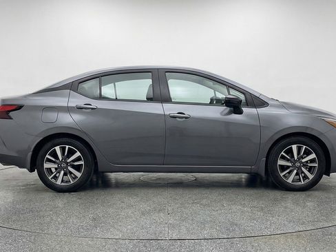 Used 2025 Nissan Versa SV FWD image 11
