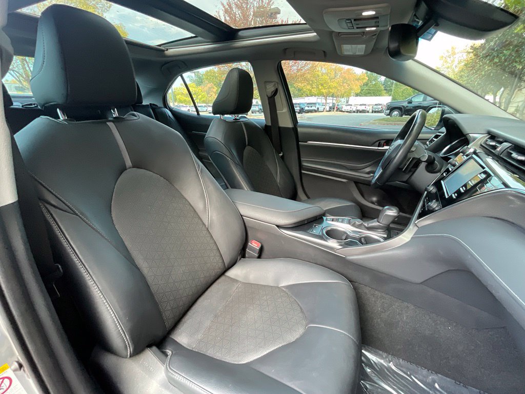 Used 2018 Toyota Camry XSE FWD image 32