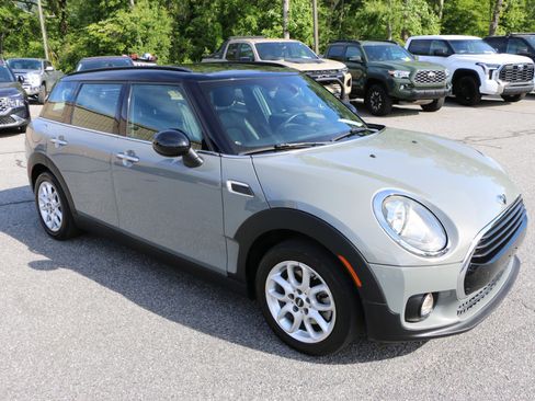 Used 2017 MINI Cooper Clubman FWD image 9