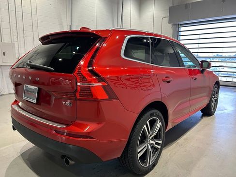 Used 2019 Volvo XC60 T5 Momentum w/ Multimedia Package AWD/4WD image 7