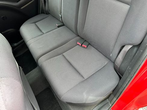 Used 2004 Toyota Matrix image 34