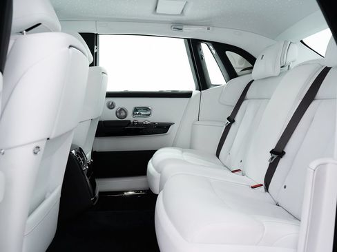 Certified 2026 Rolls-Royce Phantom Sedan RWD image 25