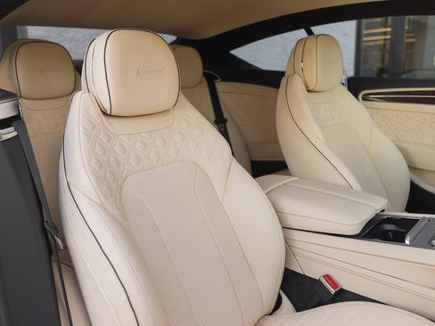 Used 2024 Bentley Continental GT Speed image 23