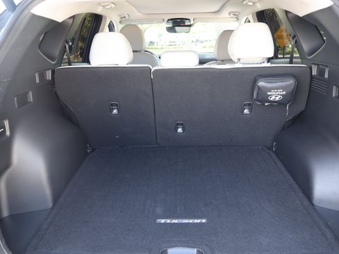Used 2025 Hyundai Tucson Limited FWD image 20