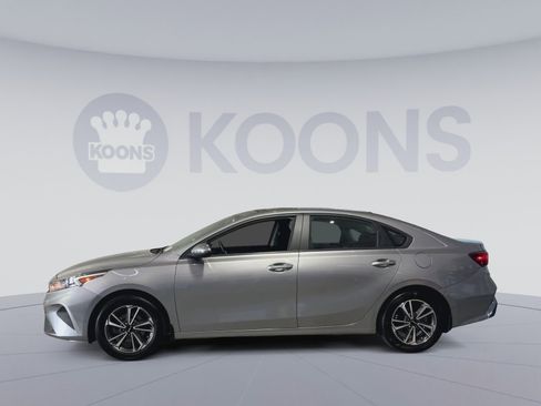 Used 2023 Kia Forte LXS w/ LXS Technology Package FWD image 7
