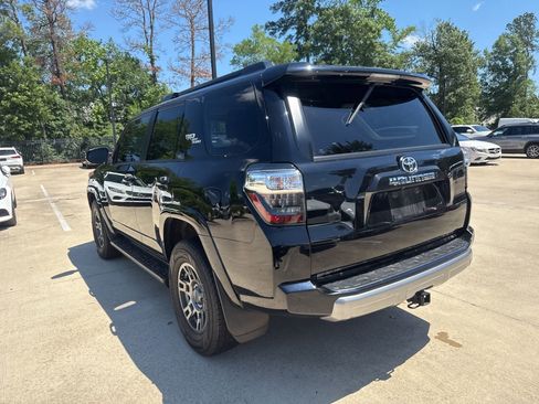 Used 2022 Toyota 4Runner TRD Off-Road Premium w/ Moonroof Package AWD/4WD image 6