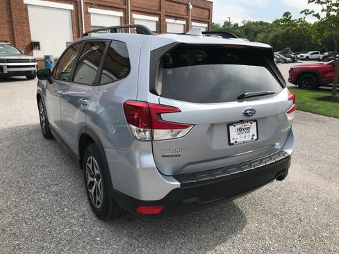 Used 2020 Subaru Forester Premium AWD/4WD image 6